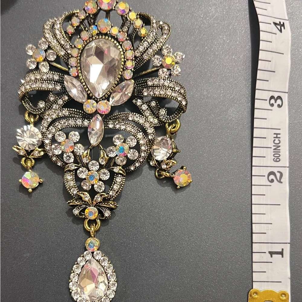 Rhinestone Statement Brooch/Pin Clear/Irridescent‎ Brass Tone Quality EUC